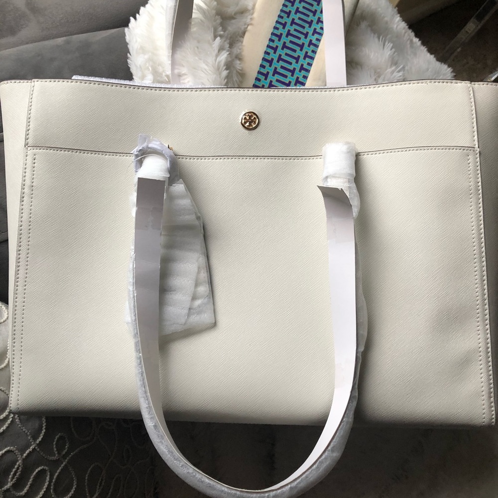 REDUCED! Today only!! New Tory Burch Large Tote - Picture 2 of 8